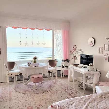 Seeseite-romantik-apartment * Timmendorfer Strand
